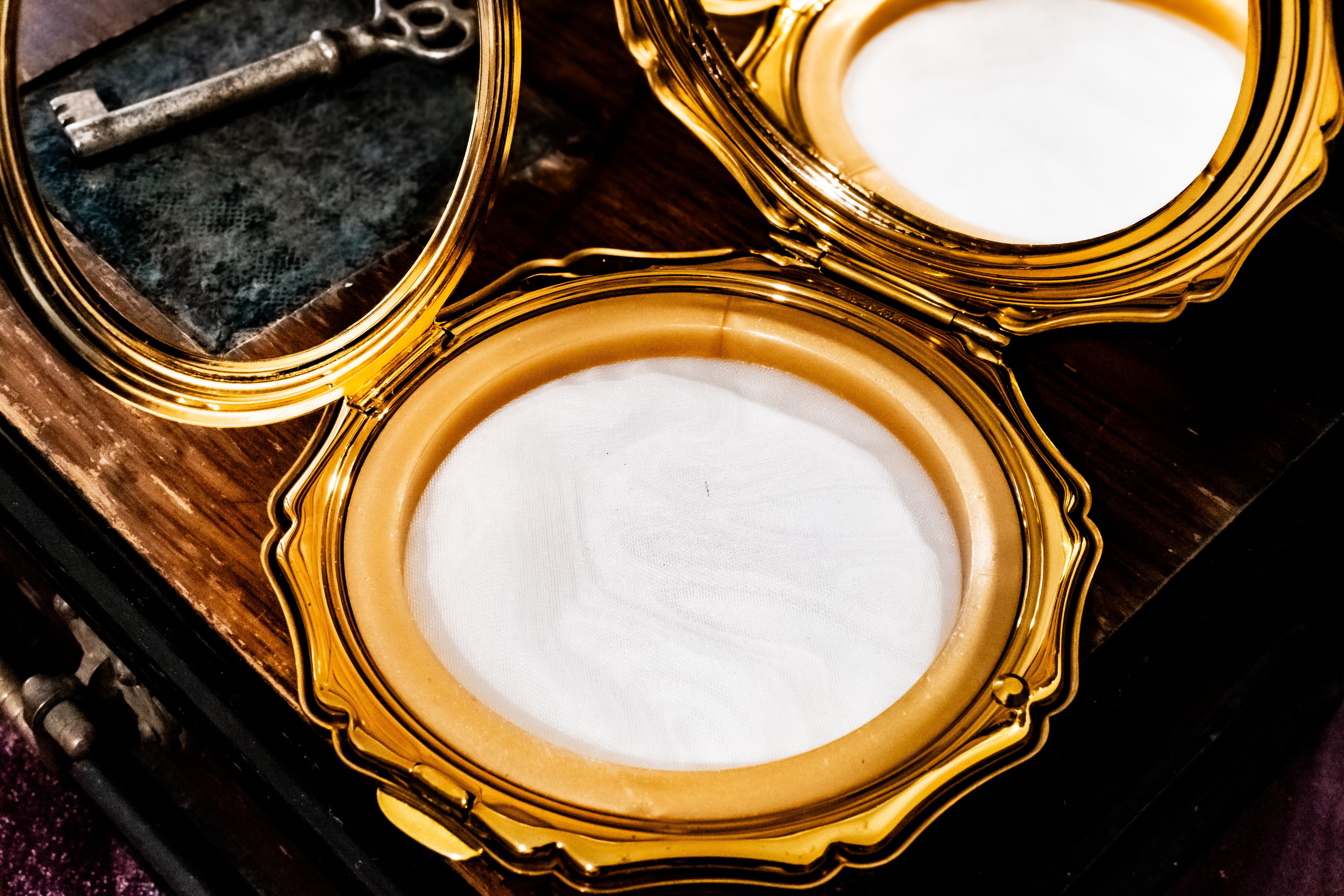 Stratton Empress Gold-Tone Powder Compact, New, Made in England, Original Box