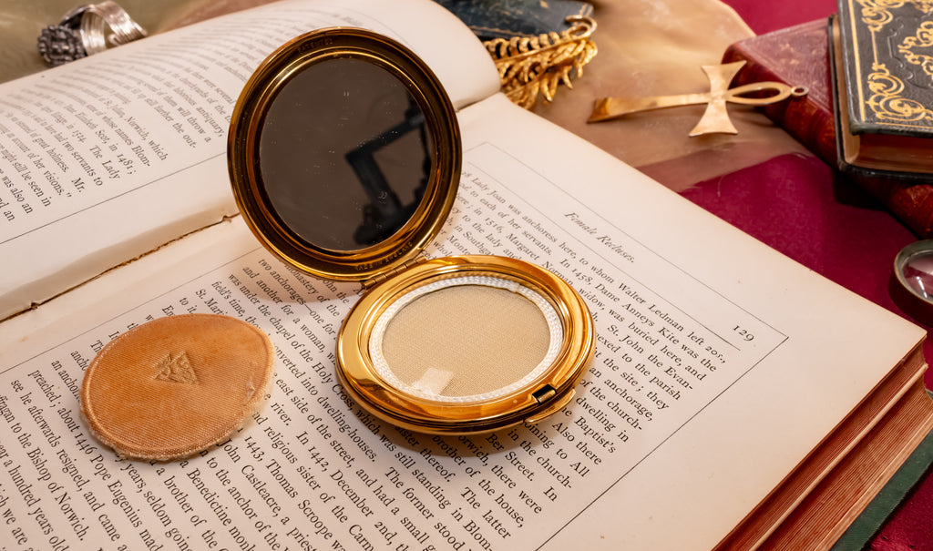 Kigu Mini Powder Compact, English Enamel Vanity Compact, New