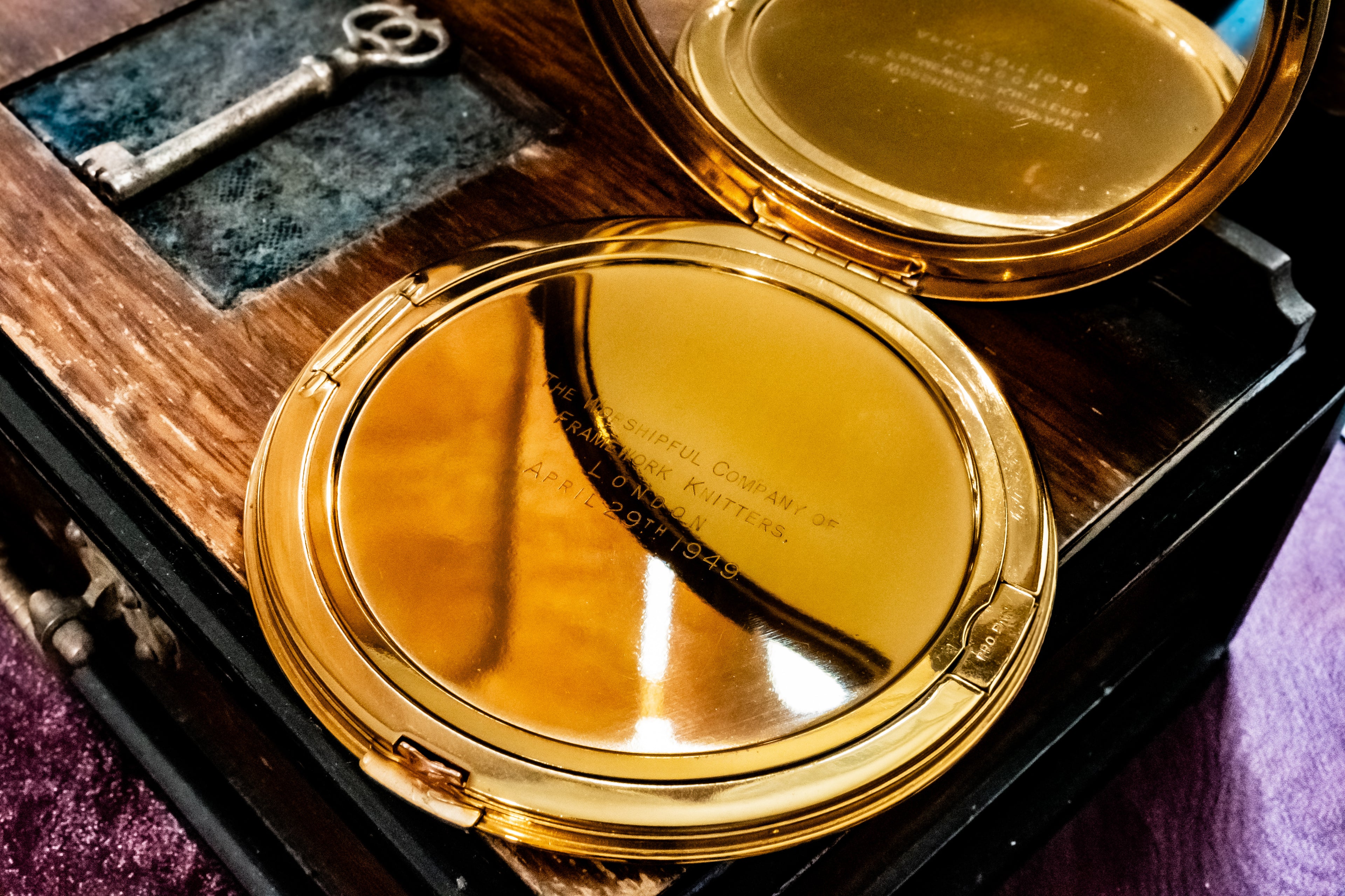 Vogue Cosmetics Special Edition Commemorative Powder Compact, Worshipful Company of Framework Knitters, London 1949, New