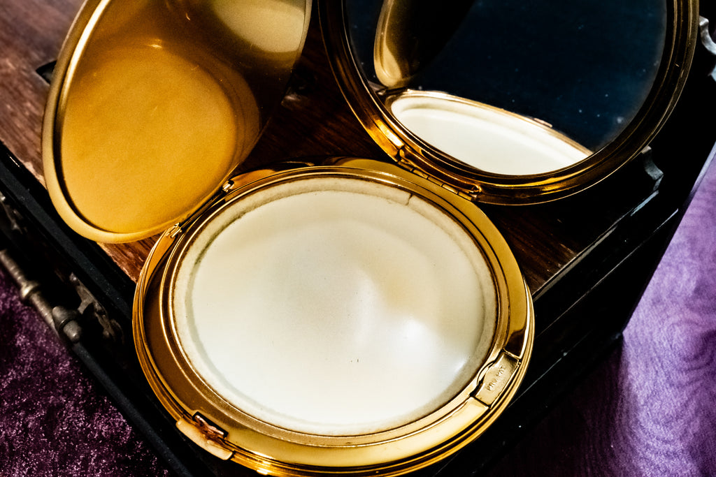 Vogue Cosmetics Special Edition Commemorative Powder Compact, Worshipful Company of Framework Knitters, London 1949, New