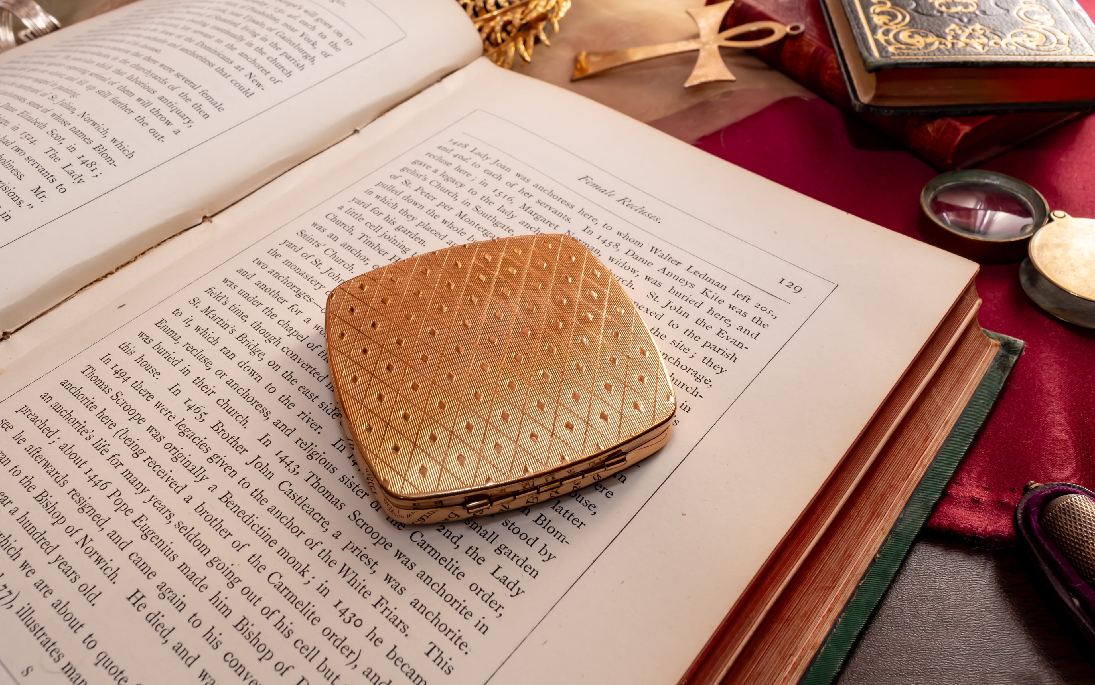 Melissa Square Gold Powder Compact, English Enamel Vanity Compact, New
