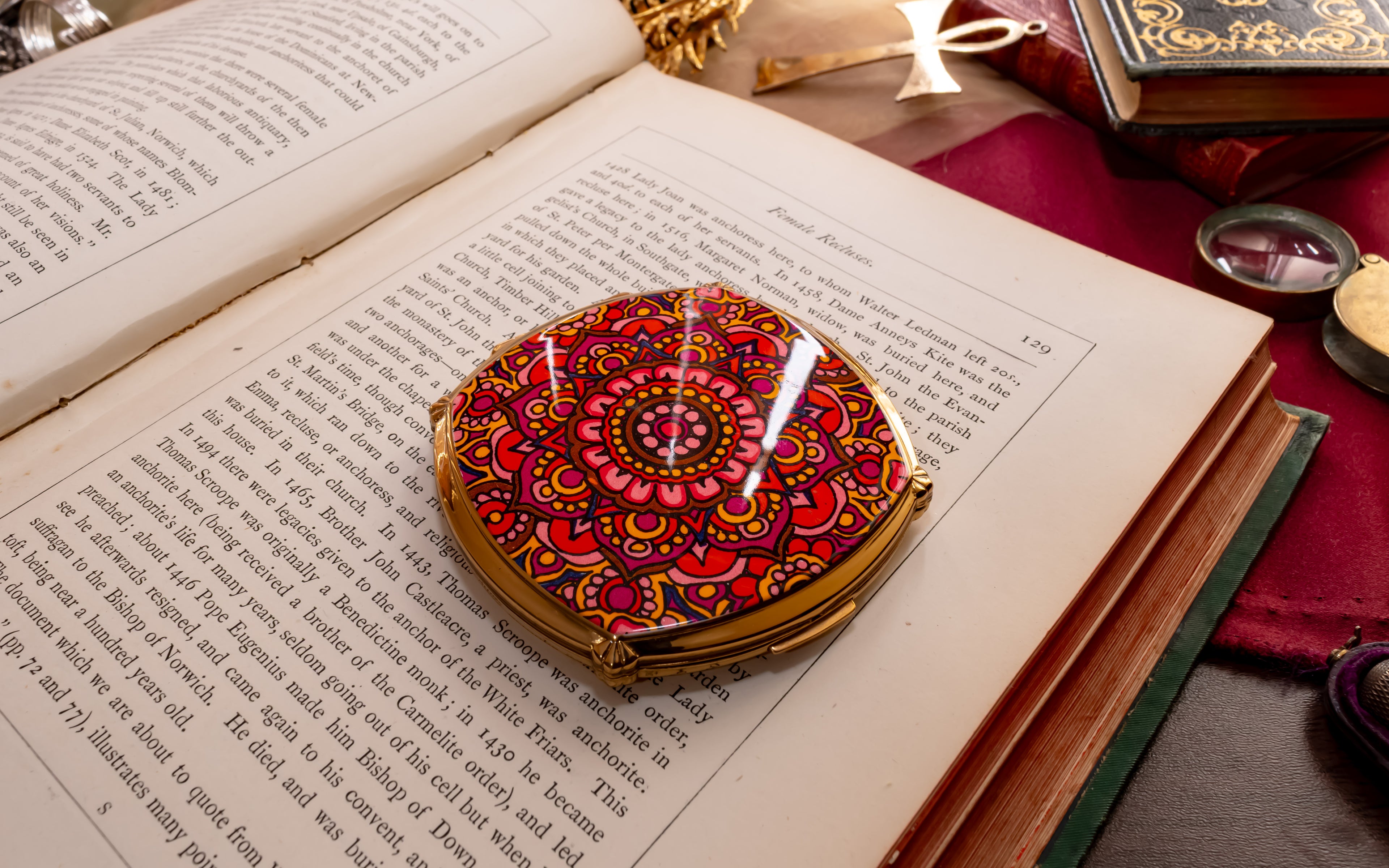 Stratton Powder Compact, English Enamel Vanity Compact, New