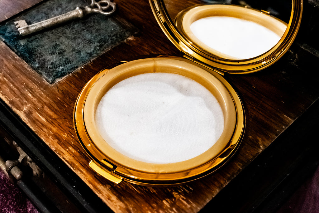 Stratton Wedding Bouquet White Enamel Round Powder Compact, New, Made in England, Original Box