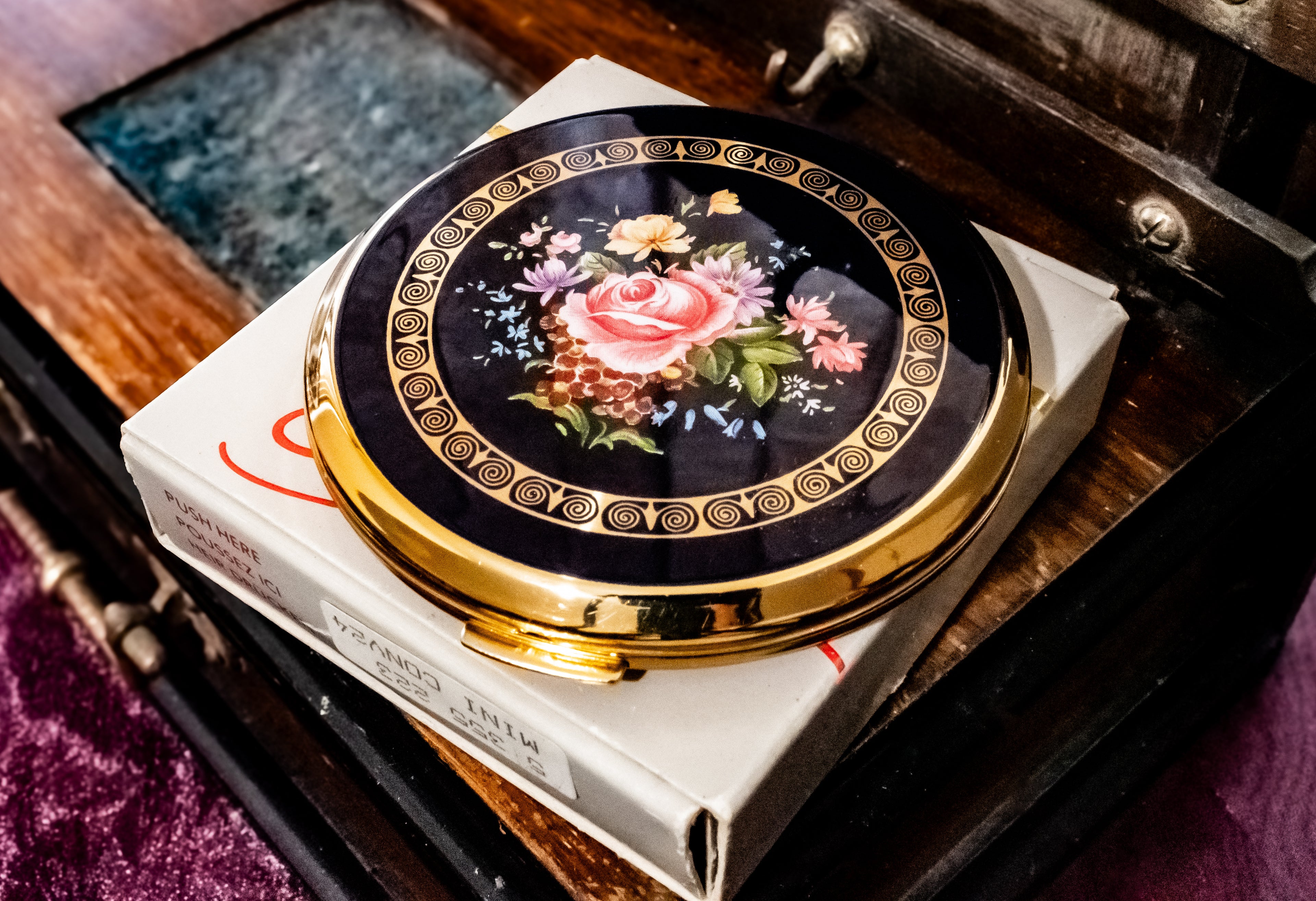 Stratton Round Black Enamel Floral Powder Compact, New, Made in England, Original Box