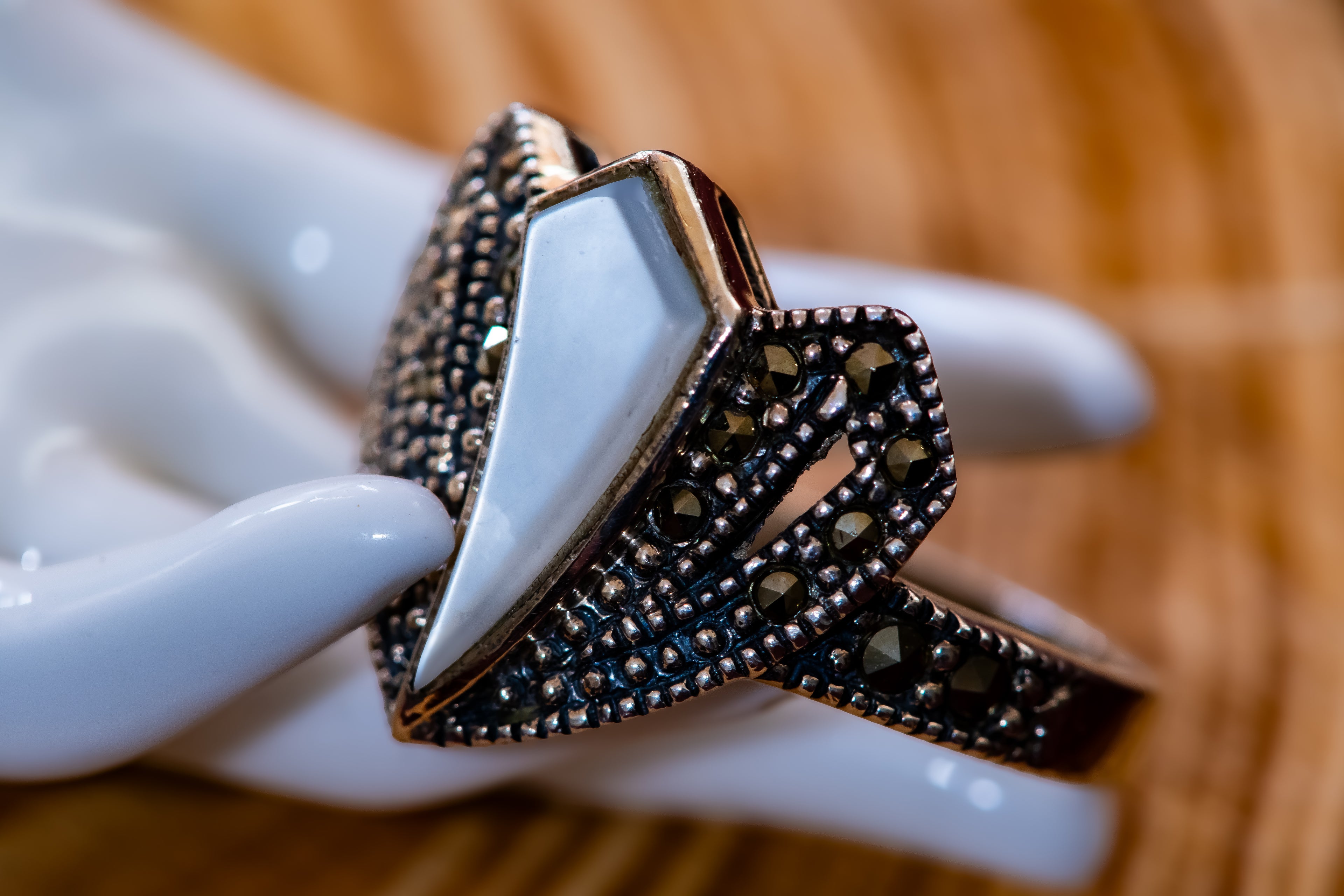 Vintage Sterling Silver Marcasite & Mother of Pearl Art Deco Shield Ring, US 5.75 / UK L½, Hallmarked, Excellent