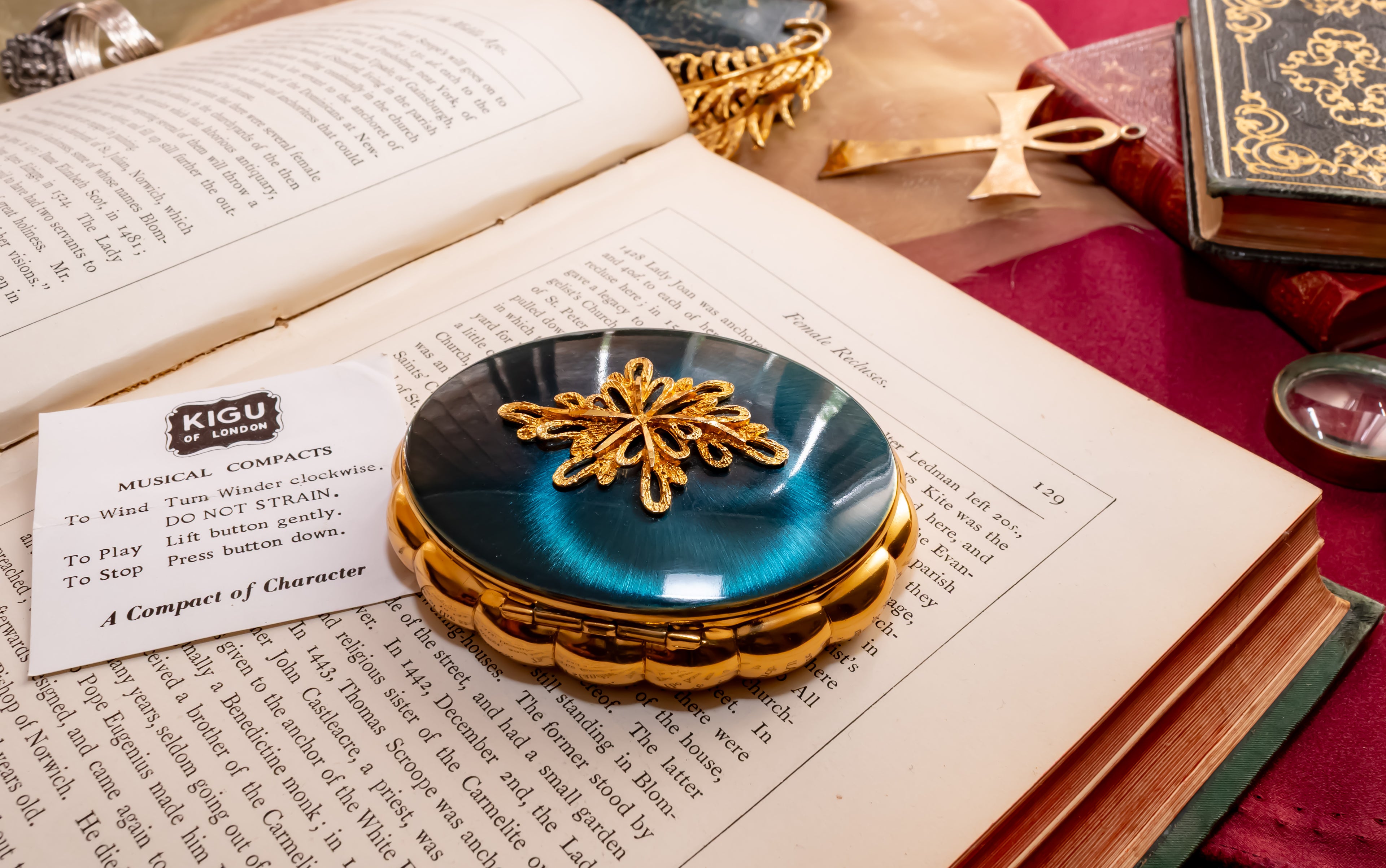 Green Blue Kigu Musical Powder Compact, English Enamel Vanity Compact, New