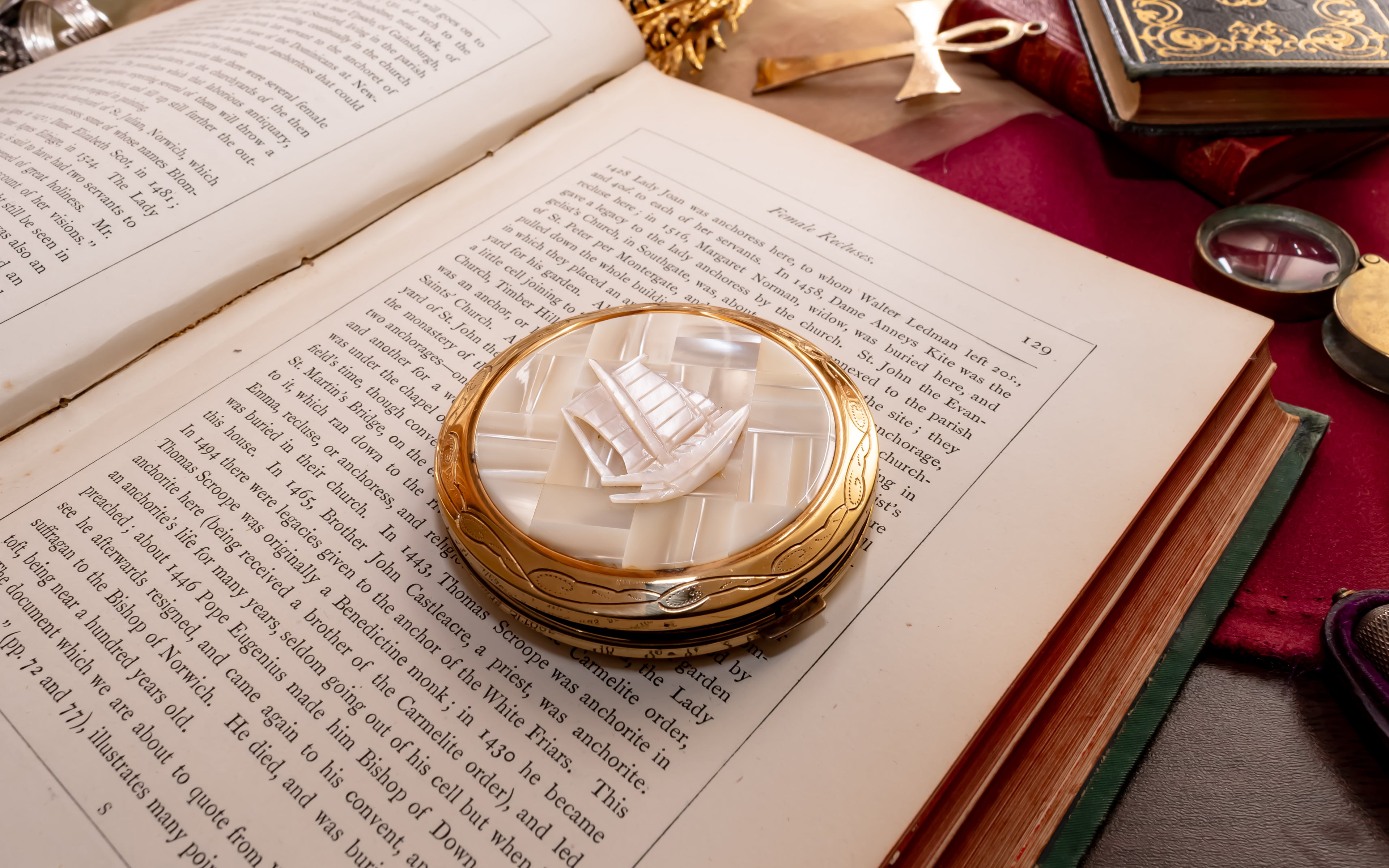Mother of Pearl Powder Compact, Iridescent Shell Vanity Compact