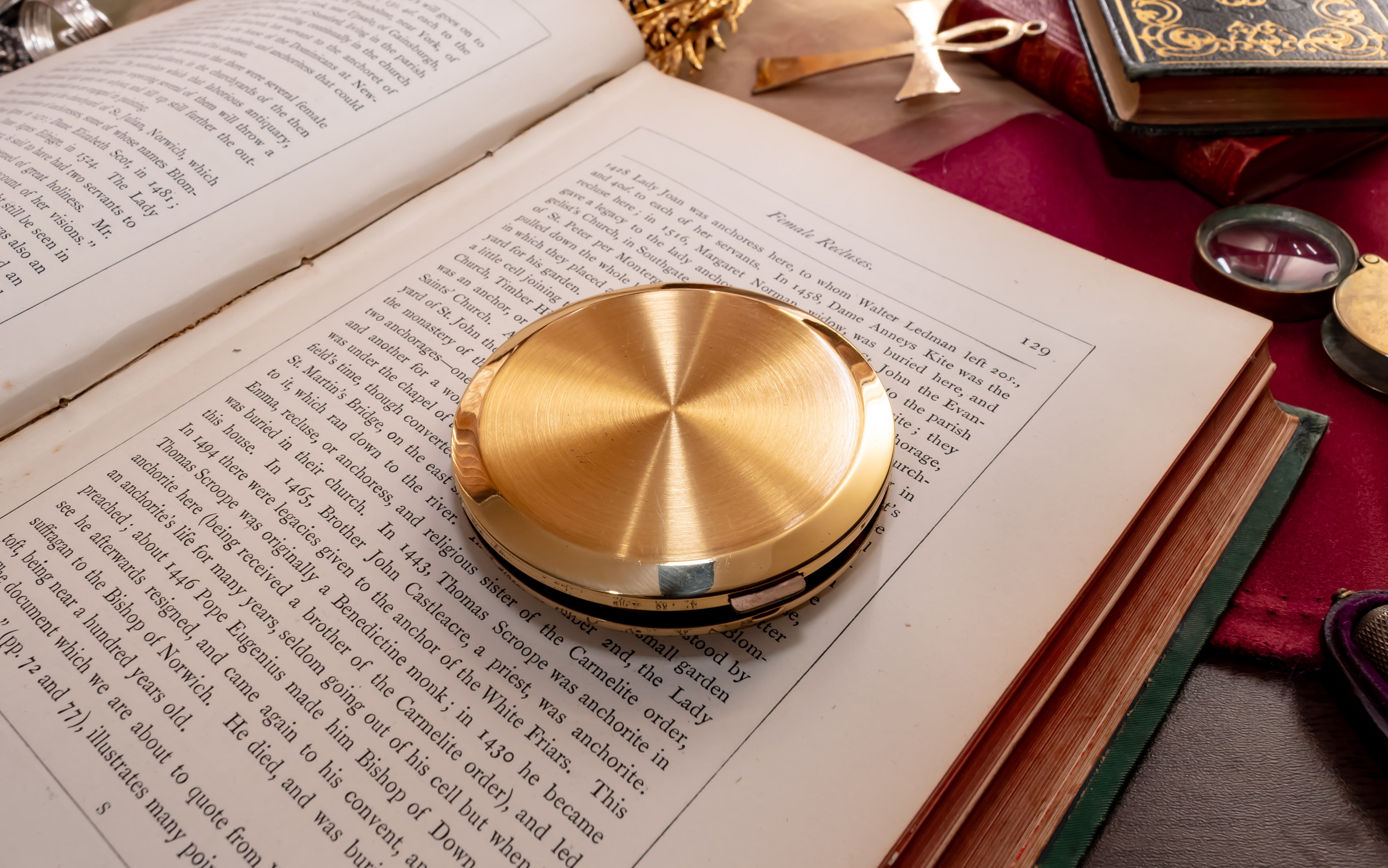 Mother of Pearl Powder Compact, Iridescent Shell Vanity Compact