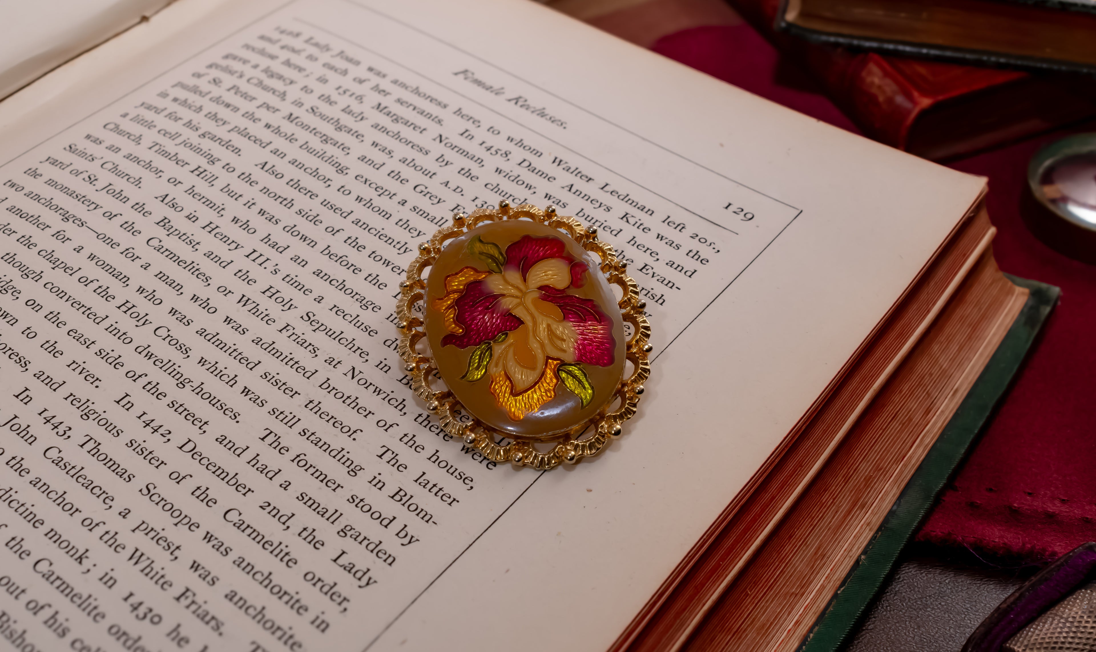 Vintage Gold-Tone Brooch, Reverse-Printed Lucite Floral Cabochon, Butterscotch Amber, Mid-Century Victorian Revival, Good Vintage Condition