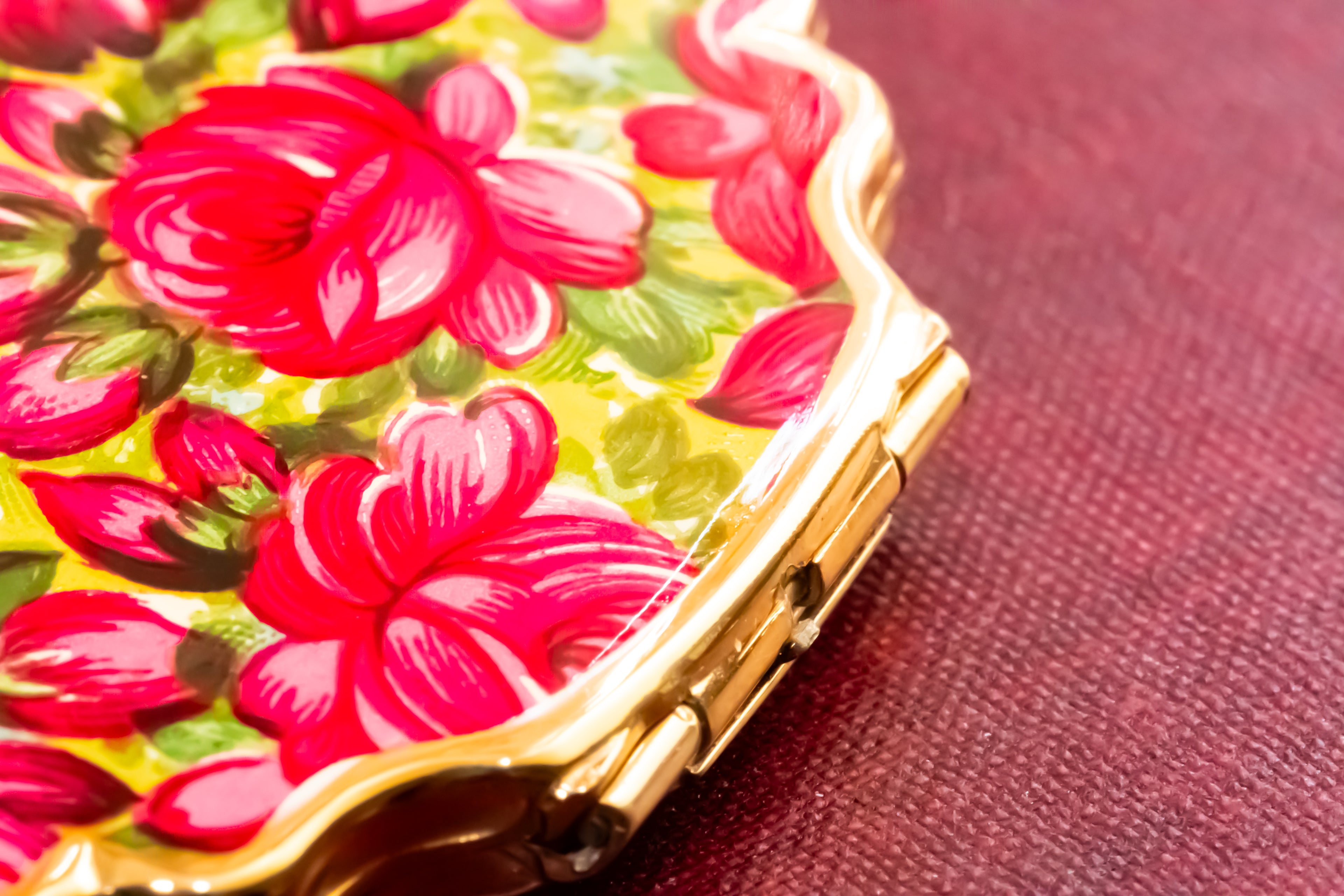 Vintage Stratton Empress Mini Compact, Crimson Floral Enamel, Gold-Tone