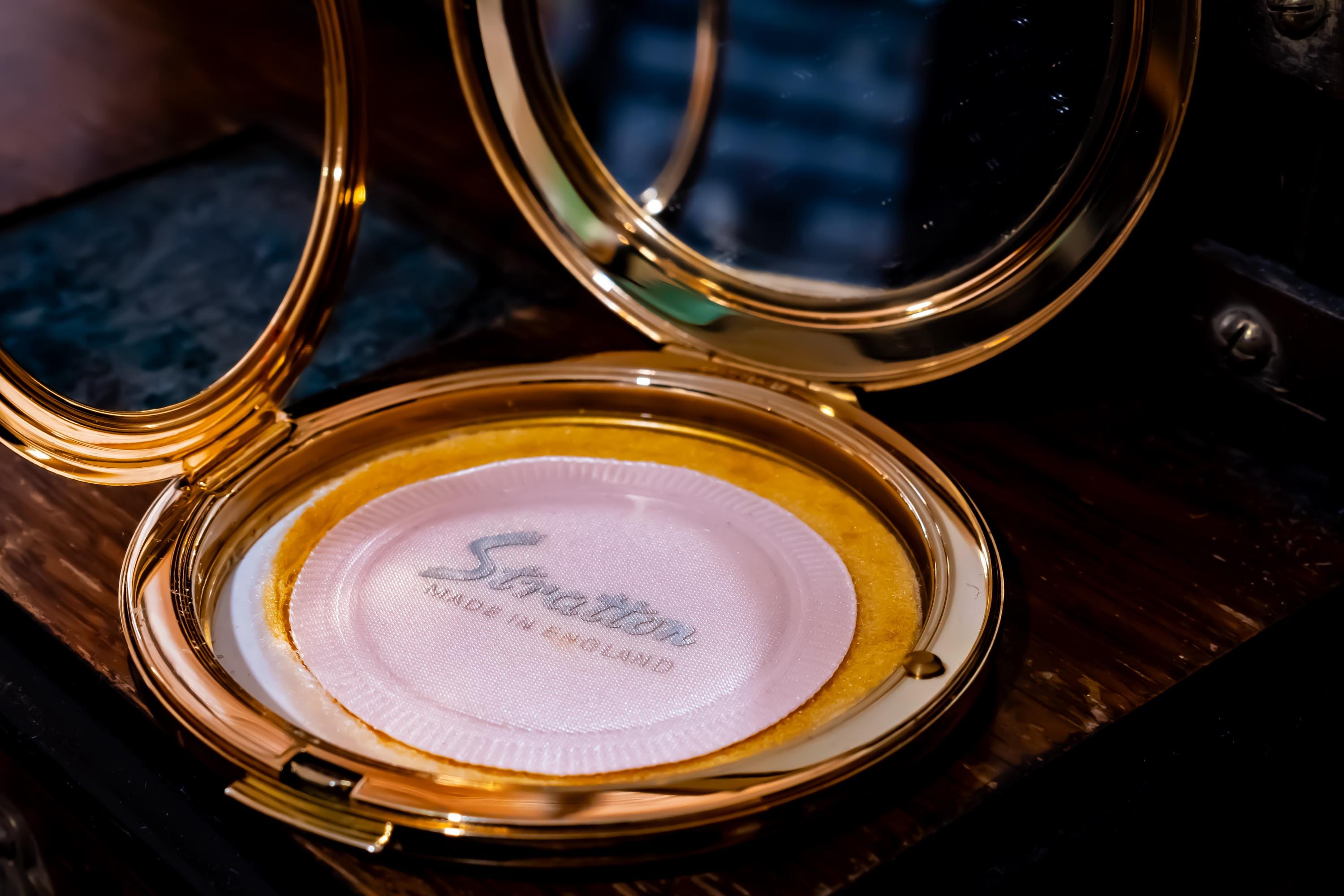 Stratton Estée Lauder Black Floral Powder Compact, Made in England (Original Box)