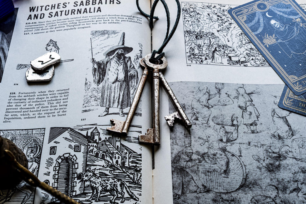 Antique Cast Iron Skeleton Keys Bundle, Set of 3 Vintage Witchy Altar Tools