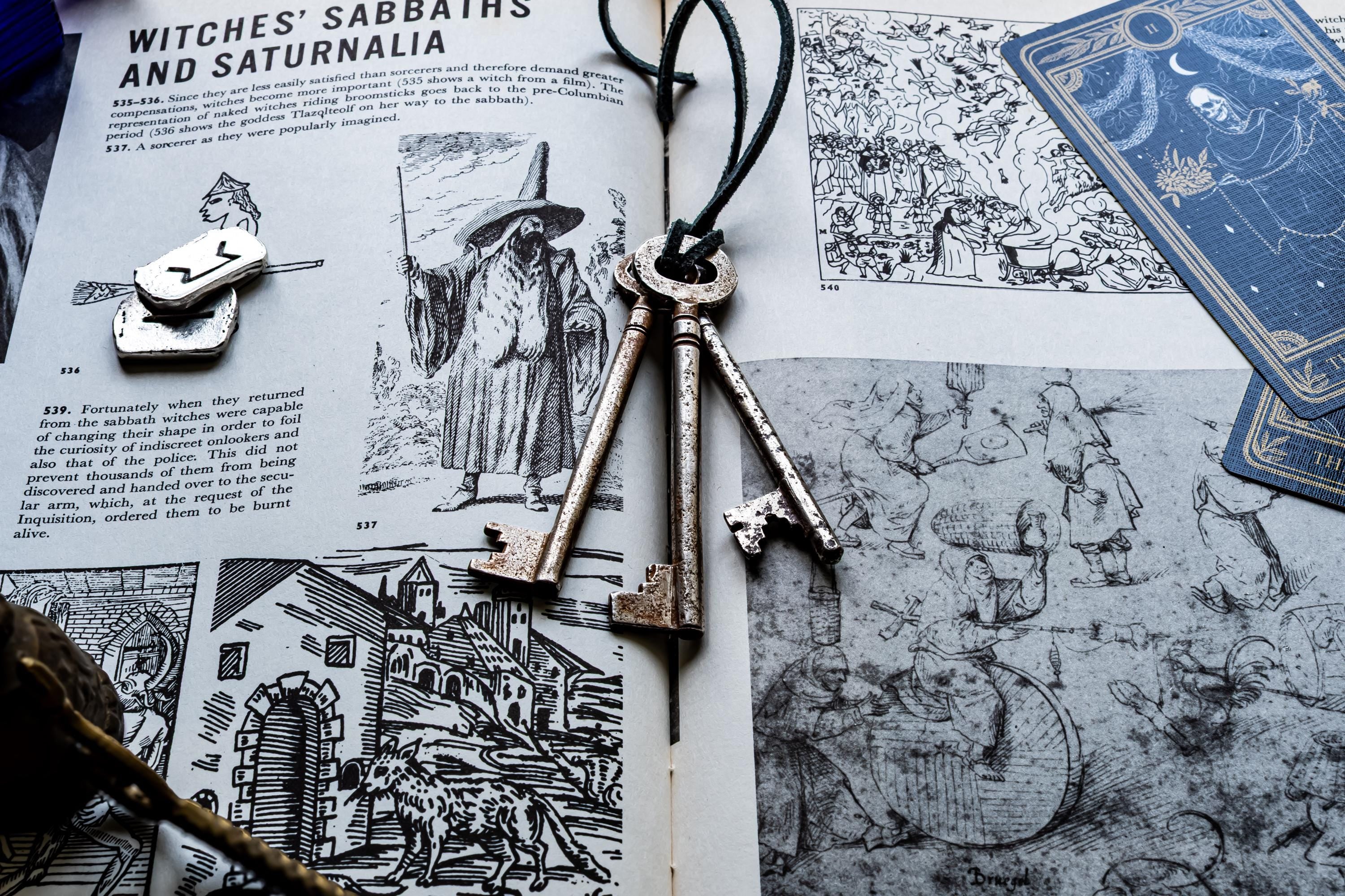 Antique Cast Iron Skeleton Keys Bundle, Set of 3 Vintage Witchy Altar Tools
