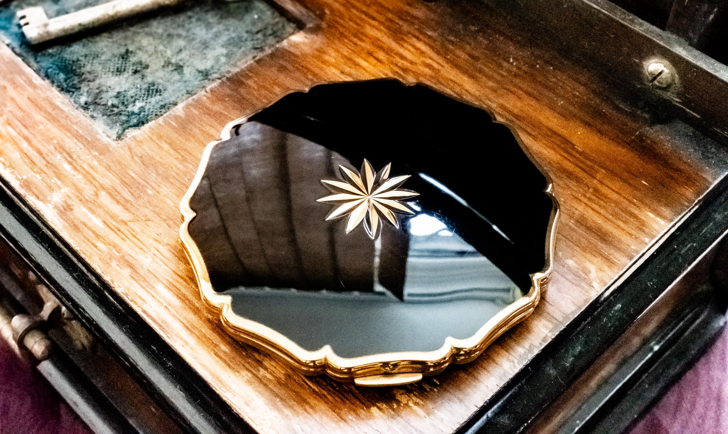 Vintage Stratton Star Base Powder Compact. Black Enamel & Gold Starburst, Midnight Vanity Relic, Shadow and Silver Vault.