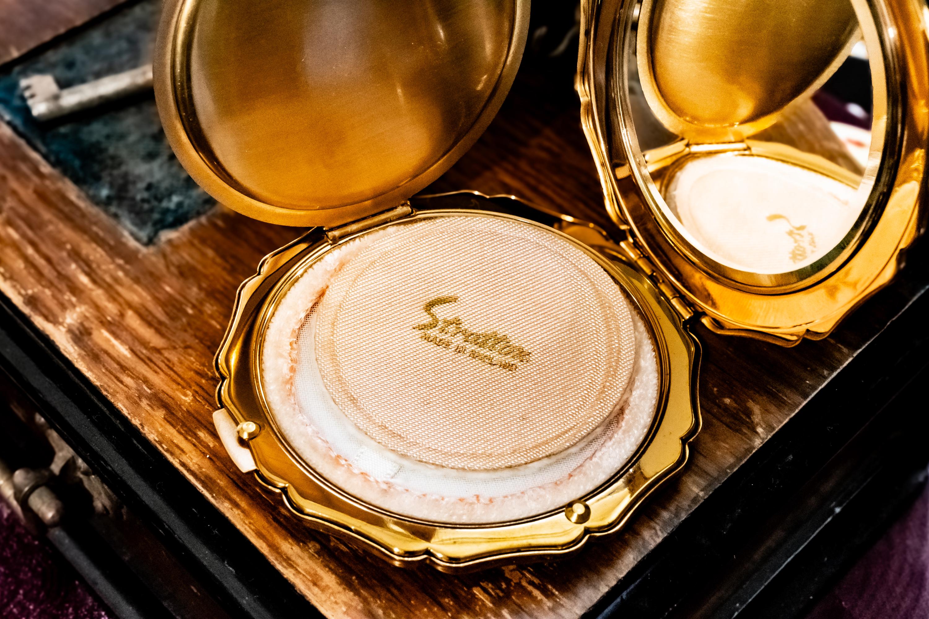 Vintage Stratton Star Base Powder Compact. Black Enamel & Gold Starburst, Midnight Vanity Relic, Shadow and Silver Vault.