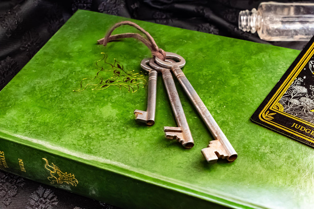Antique Cast Iron Skeleton Keys Bundle, Set of 3, Witchy Altar Tools