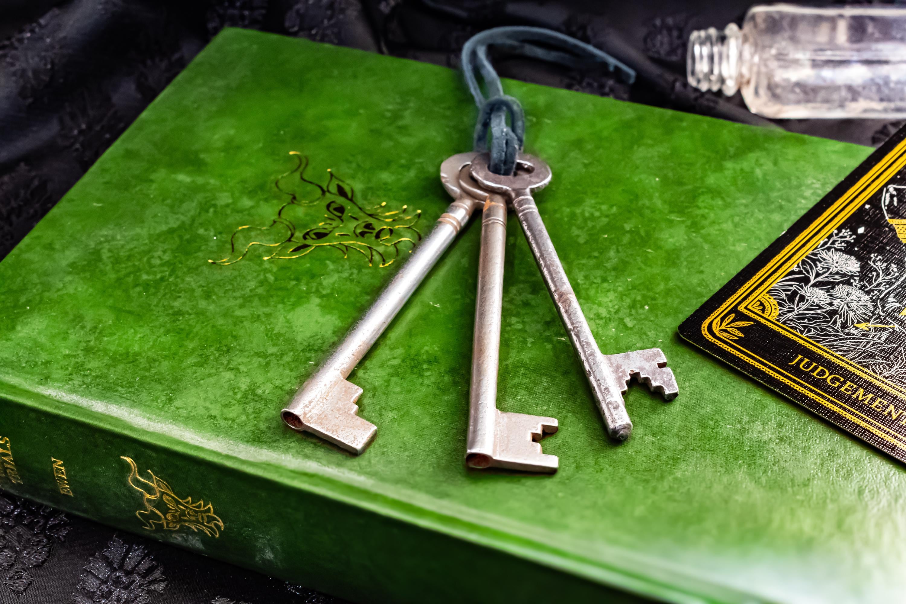 Antique Cast Iron Skeleton Keys Bundle, Set of 3 Vintage Witchy Altar Tools
