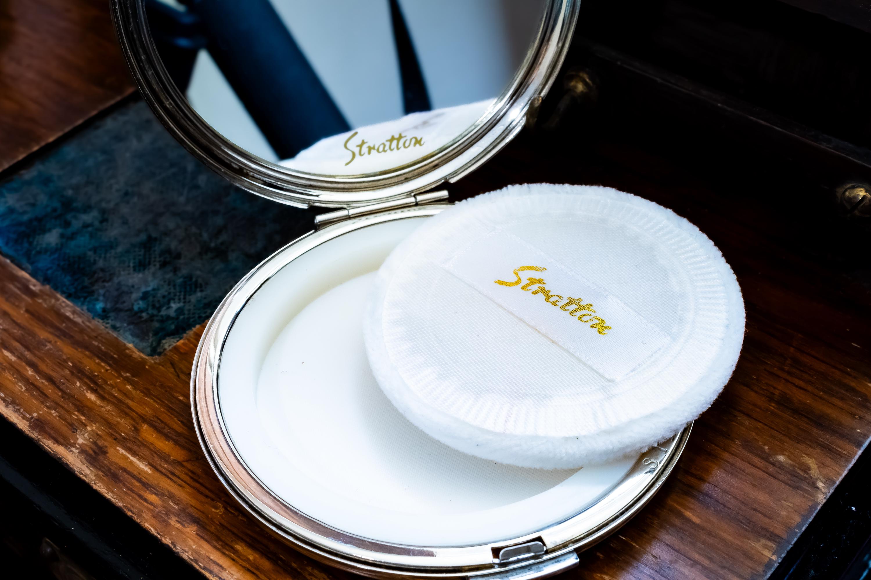 Vintage Stratton Silver Compact Mirror, Unused Deadstock Vanity Collectible