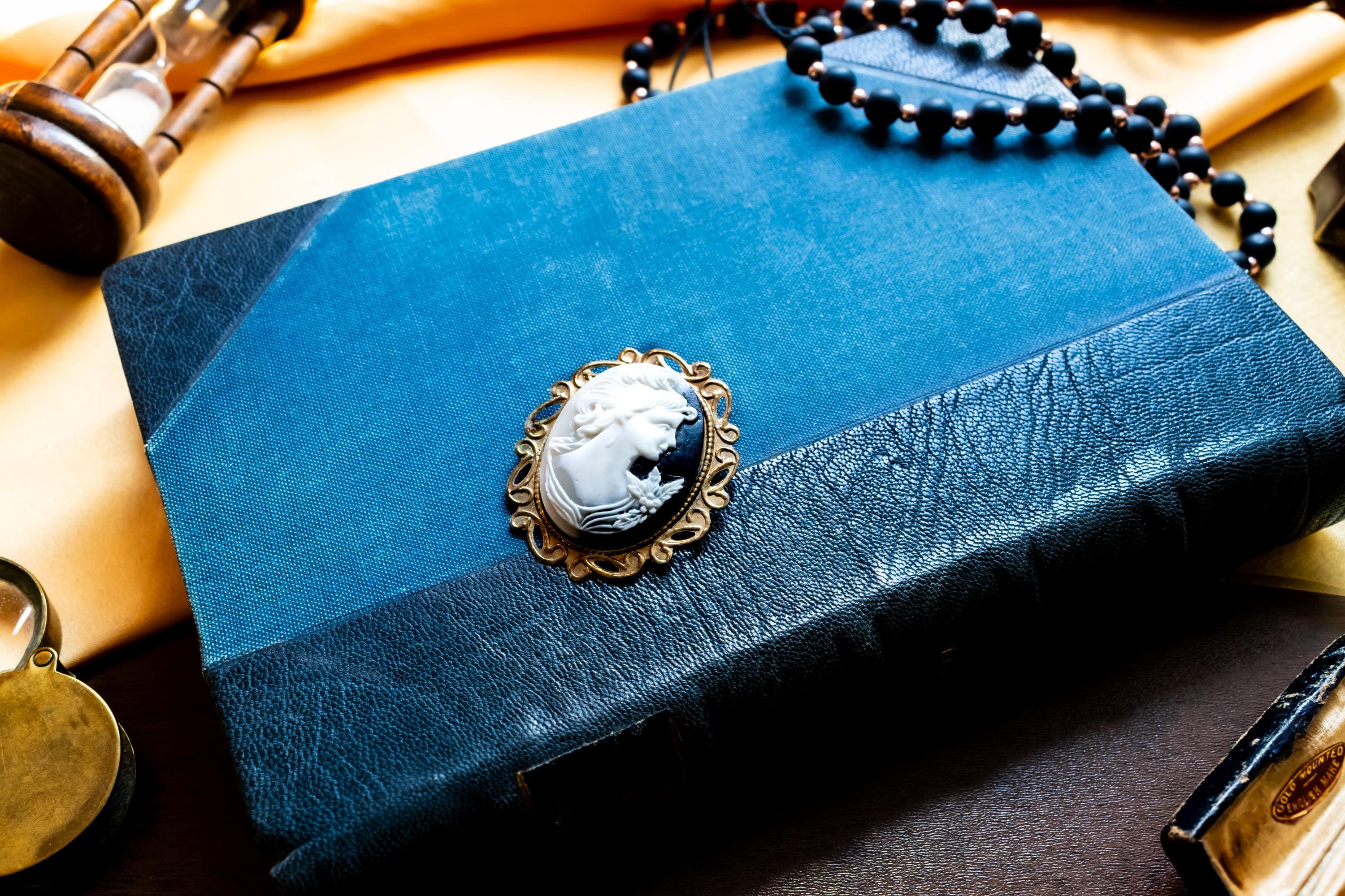 Antique Black & White Cameo Brooch. Ornate C-Clasp Mourning Pin, Victorian Dark Romantic Jewelry.
