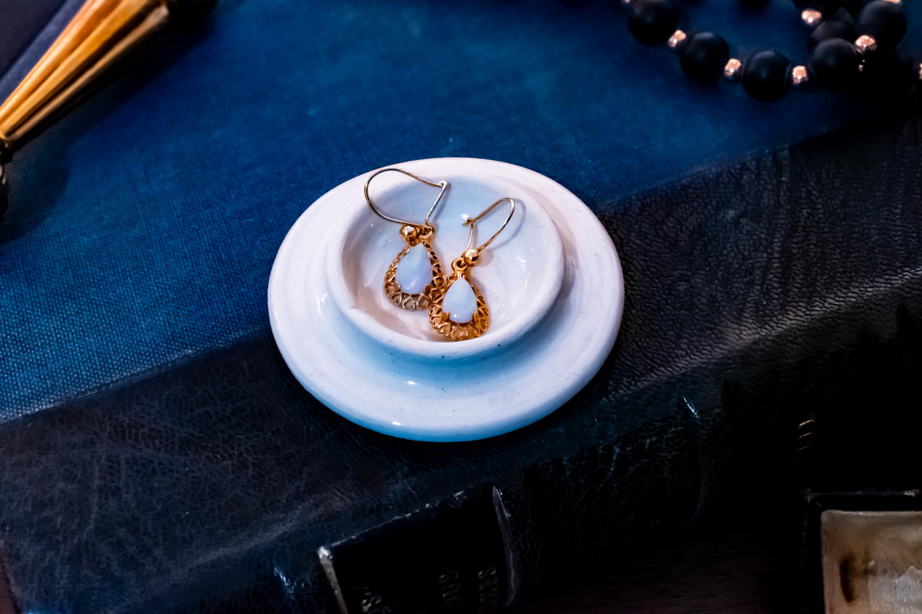 14ct Gold Opal Teardrop Earrings. Delicate Filigree Dangle, Dark Academia Vintage Style, Shadow and Silver Victorian Aesthetic.