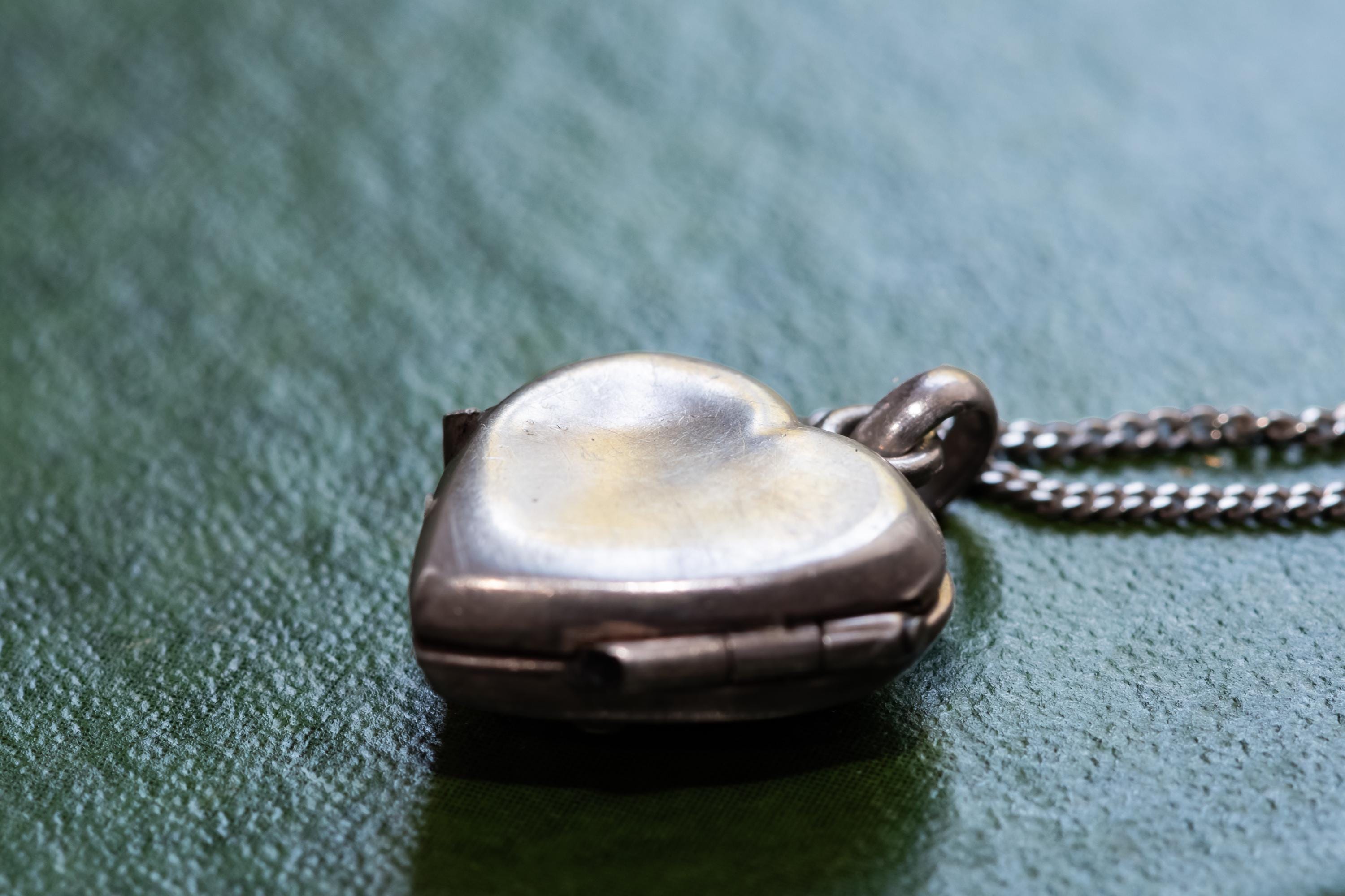 Sterling Silver Heart Locket Necklace, Teddy Bear Embossed Pendant, Vintage Keepsake Jewelry