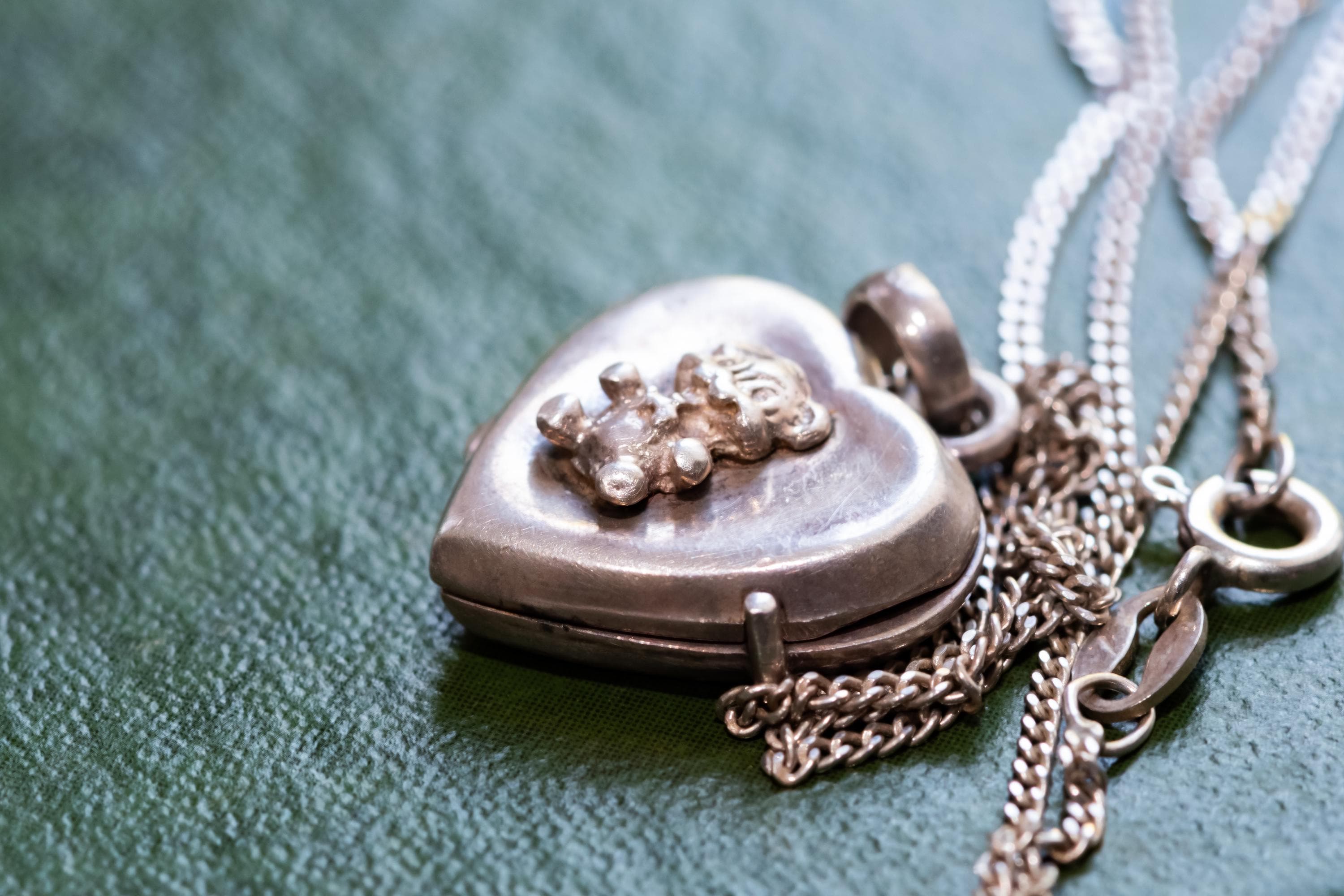 Sterling Silver Heart Locket Necklace, Teddy Bear Embossed Pendant, Vintage Keepsake Jewelry