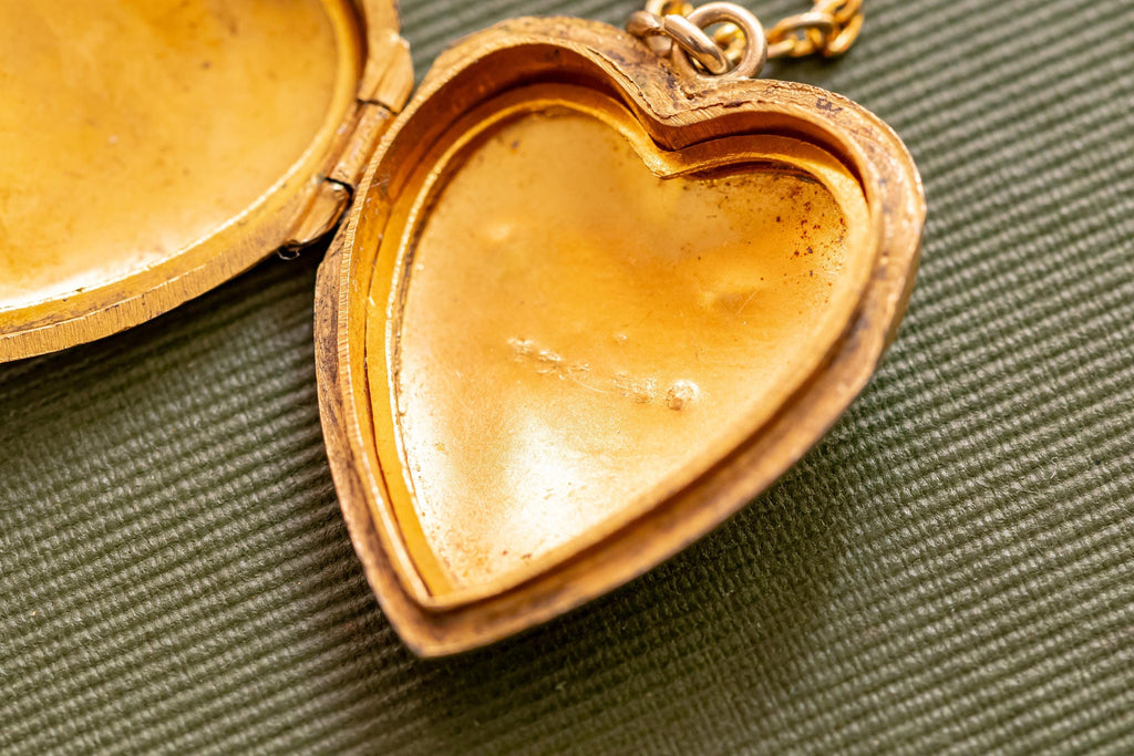 Antique 9ct Gold Back & Front Heart Engraved Locket