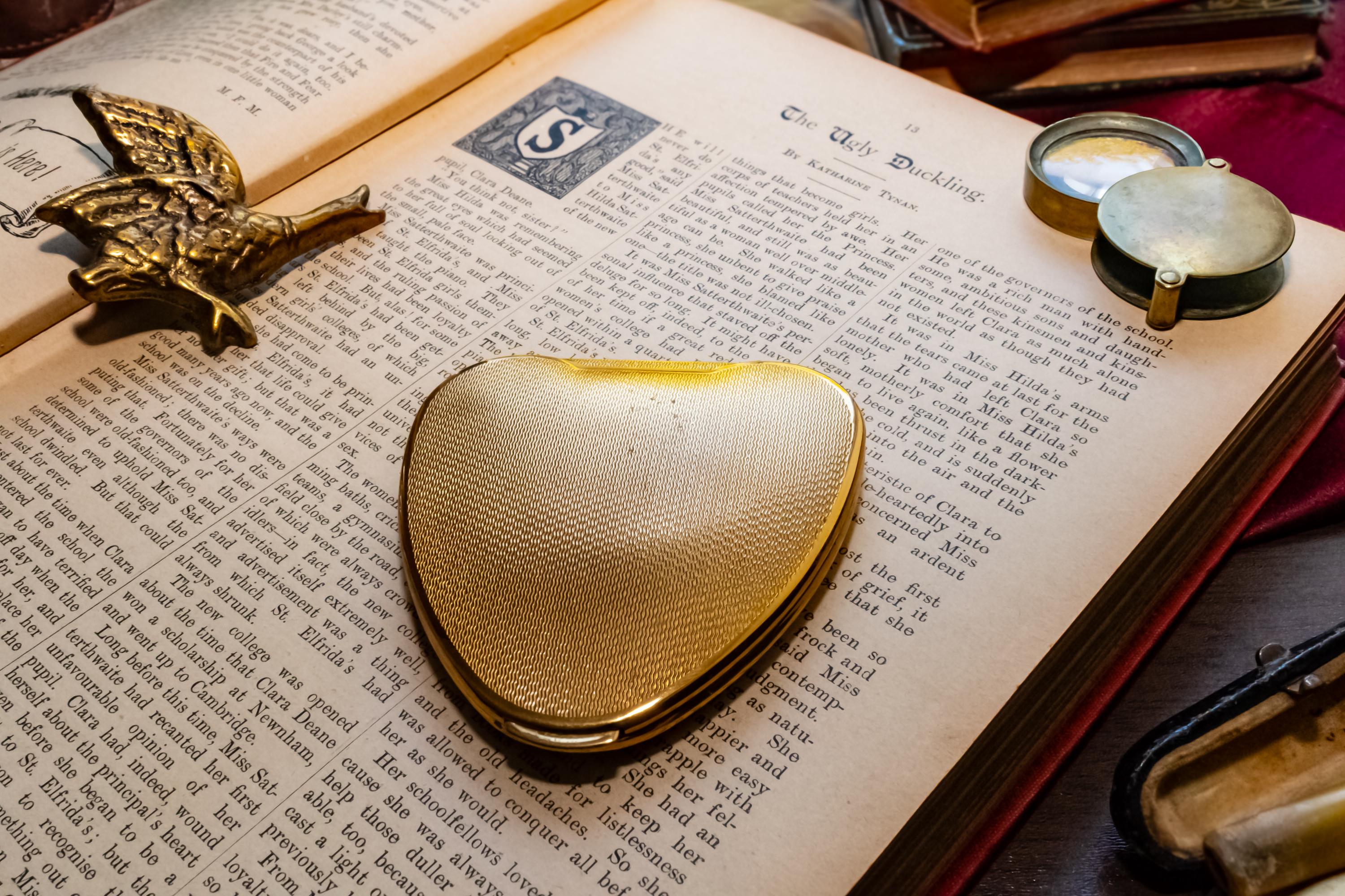 Vintage Kigu of London Heart-Shaped Cherie Powder Compact, 1970s