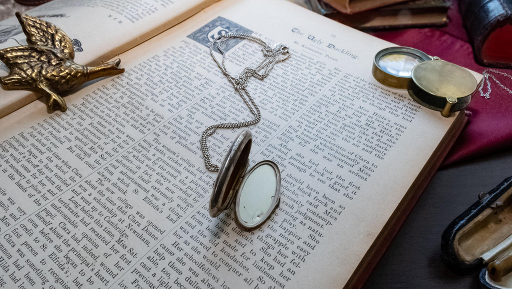 Antique Silver Pendant Compact Mirror Necklace, 19th Century