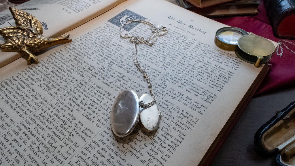 Antique Silver Pendant Compact Mirror Necklace, 19th Century